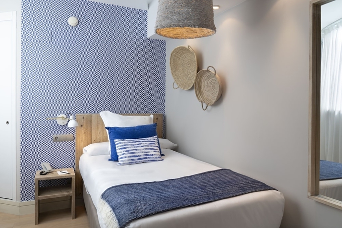 Imagen de la habitación del Hotel Vincci Puerto Chico. Foto 9