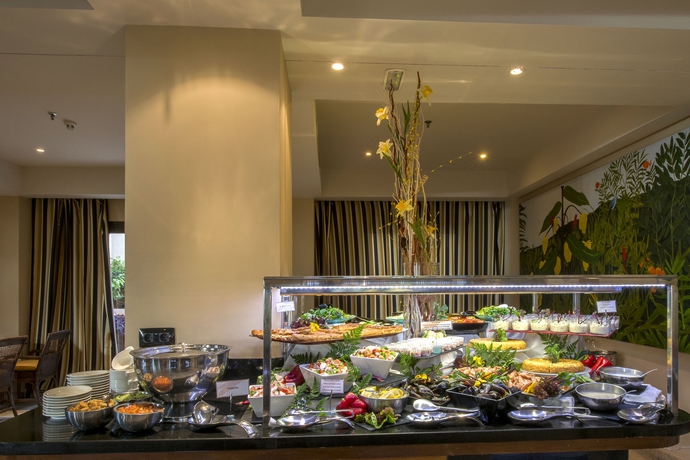 Imagen del bar/restaurante del Hotel Vincci Selección La Plantación Del Sur. Foto 7