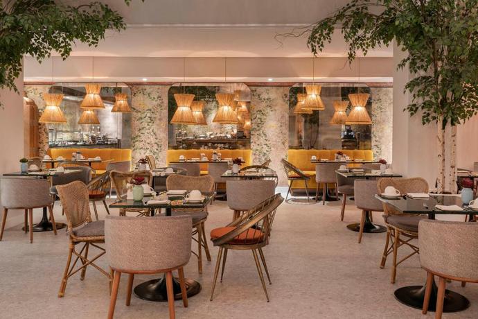 Imagen del bar/restaurante del Hotel Vincci Seleccion Posada del Patio. Foto 2