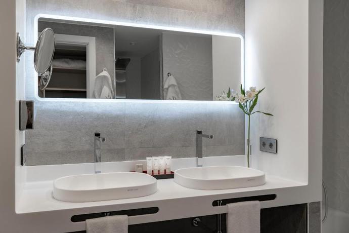 Imagen de la habitación del Hotel Vincci Soma. Foto 10