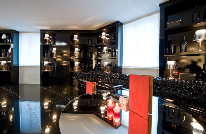 Imagen del bar/restaurante del Hotel Vincci Vía 66. Foto 2