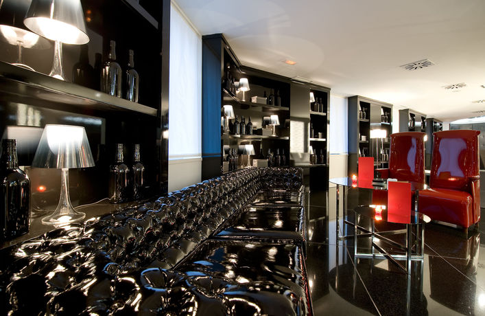 Imagen del bar/restaurante del Hotel Vincci Vía 66. Foto 3