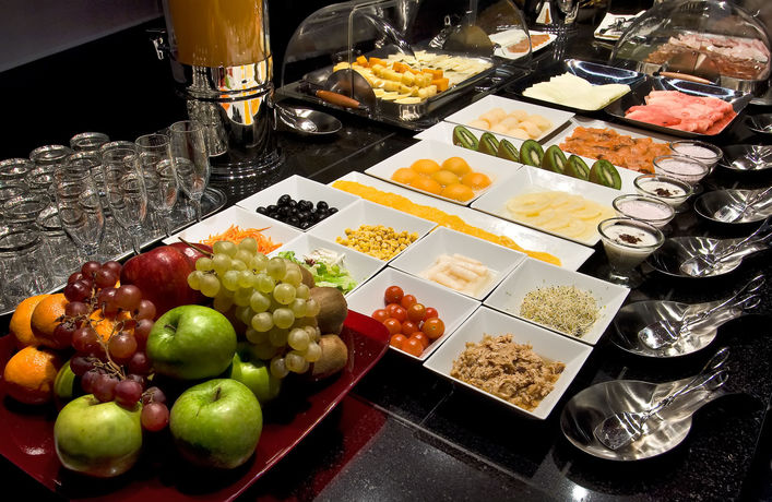 Imagen del bar/restaurante del Hotel Vincci Vía 66. Foto 6