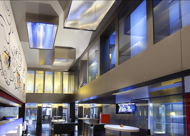 Imagen del bar/restaurante del Hotel Vincci Zentro Zaragoza. Foto 2