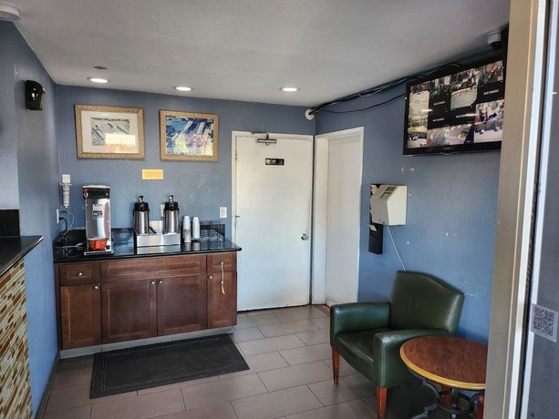 Imagen de los interiores del Hotel Vince\'s Motel Inc.. Foto 20
