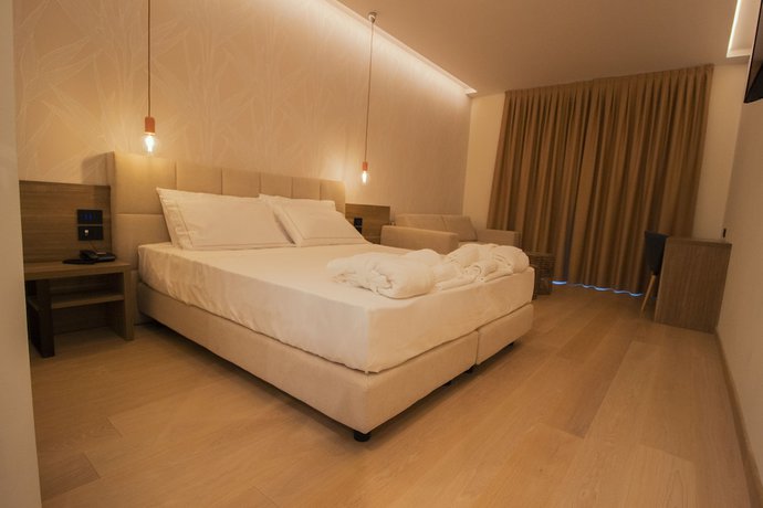 Imagen de la habitación del Hotel Vinci Sirmione. Foto 10