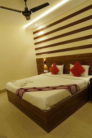 Imagen de la habitación del Hotel Vineet. Foto 17