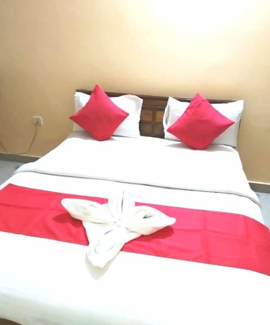 Imagen de la habitación del Hotel Vineet. Foto 18