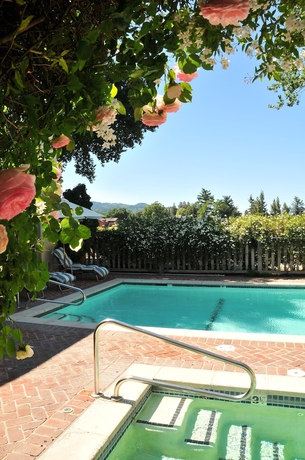 Imagen de la piscina del Hotel Vineyard Country Inn. Foto 14