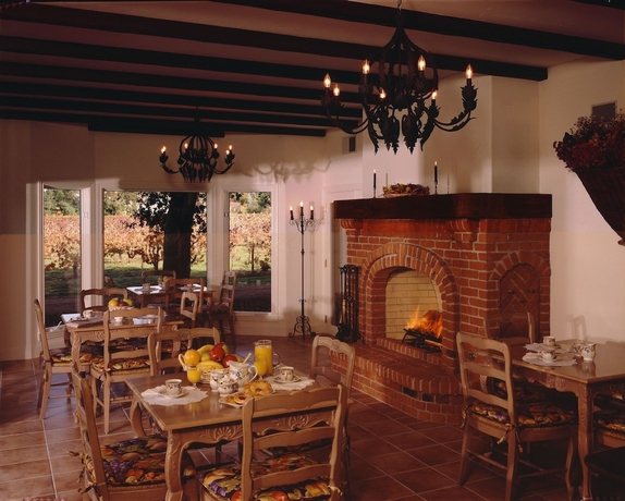 Imagen de los interiores del Hotel Vineyard Country Inn. Foto 12