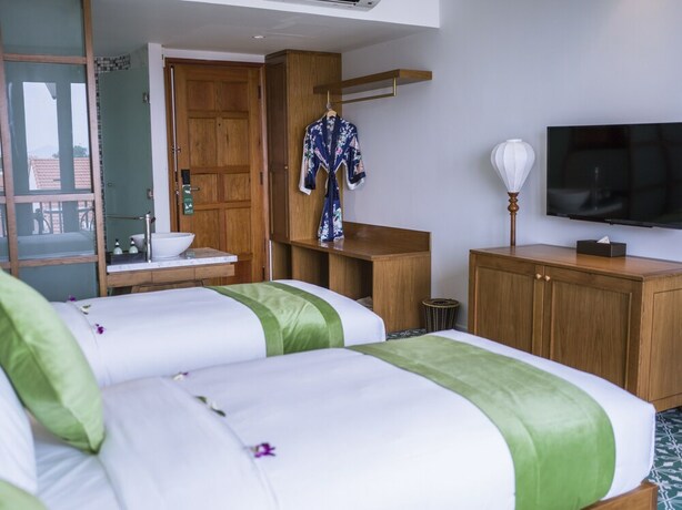 Imagen de la habitación del Hotel Vinh Hung Old Town. Foto 25