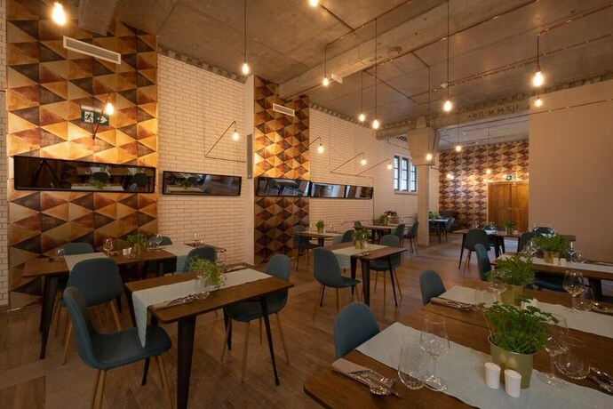 Imagen del bar/restaurante del Hotel Vinnica. Foto 3