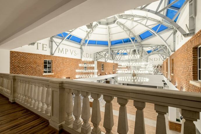 Imagen de los interiores del Hotel Vinnica. Foto 20