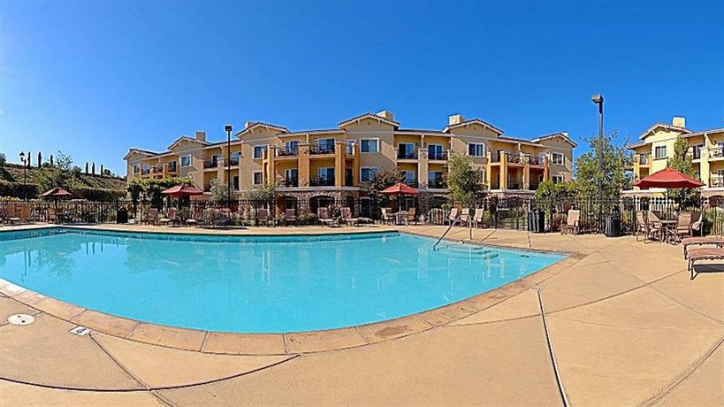 Imagen de la piscina del Hotel Vino Bello Resort. Foto 8