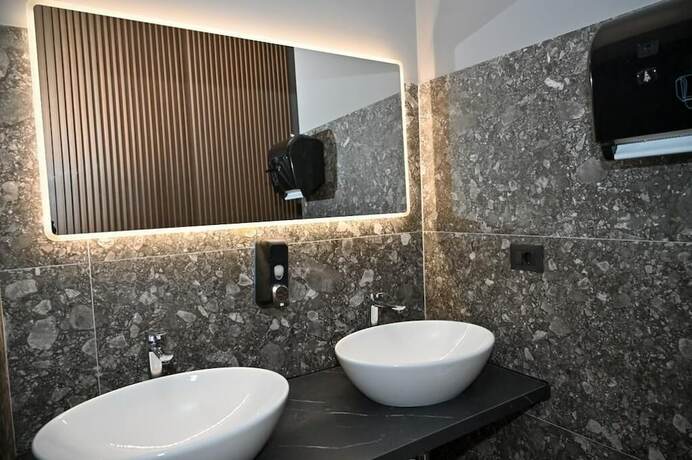 Imagen general del Hotel Vino. Foto 6