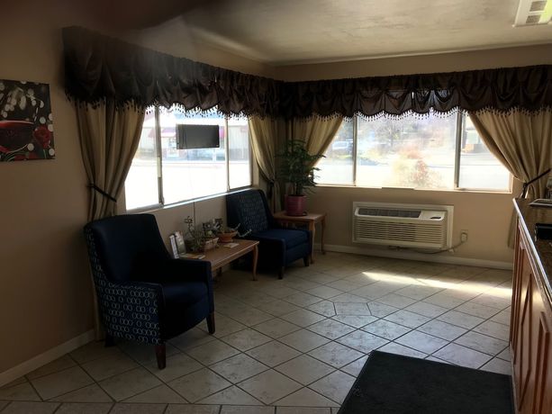 Imagen de los interiores del Hotel Vino Inn and Suites. Foto 18