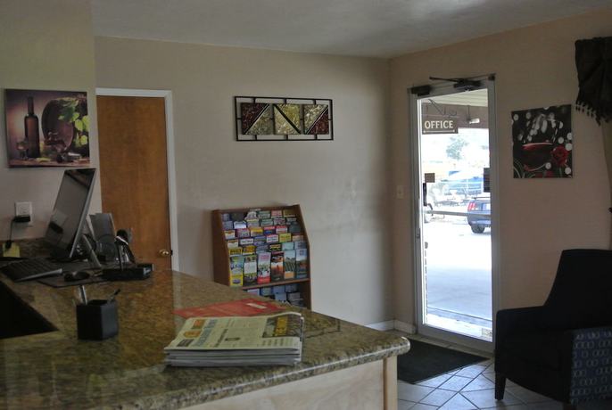 Imagen de los interiores del Hotel Vino Inn and Suites. Foto 19