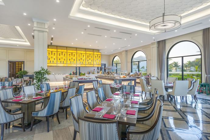 Imagen del bar/restaurante del Hotel Vinpearl Cua Sot Resort, Affiliated by Meli&aacute;. Foto 5