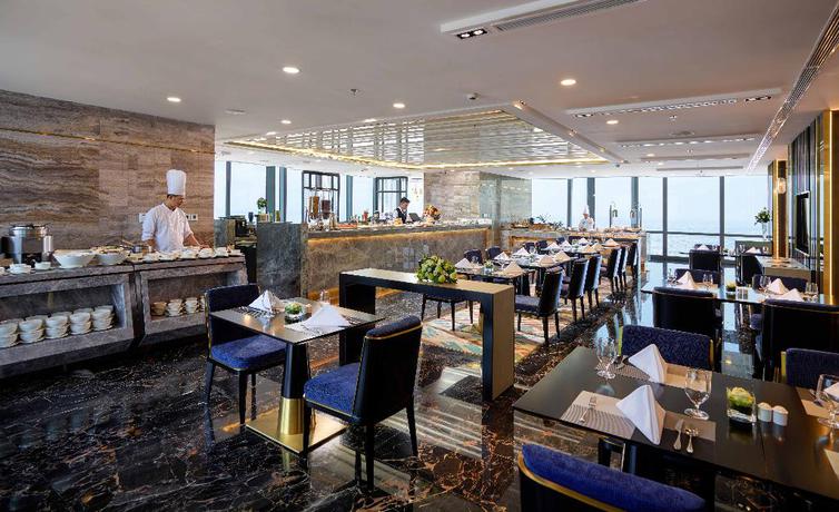 Imagen del bar/restaurante del Hotel Vinpearl Landmark 81, Autograph Collection. Foto 8