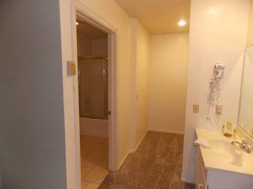 Imagen de la habitación del Hotel Vintage Lakeside Inn. Foto 9