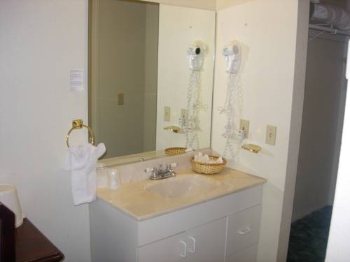 Imagen de la habitación del Hotel Vintage Lakeside Inn. Foto 13