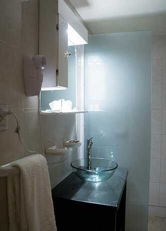 Imagen de la habitación del Hotel Vi&ntilde;a De Italia. Foto 16