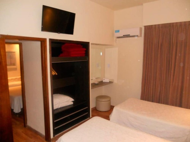 Imagen de la habitación del Hotel Vi&ntilde;a De Italia. Foto 17