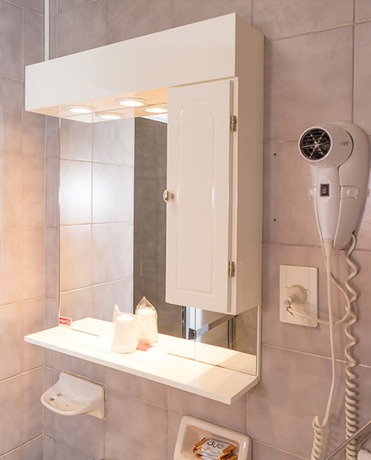 Imagen de la habitación del Hotel Vi&ntilde;a De Italia. Foto 18