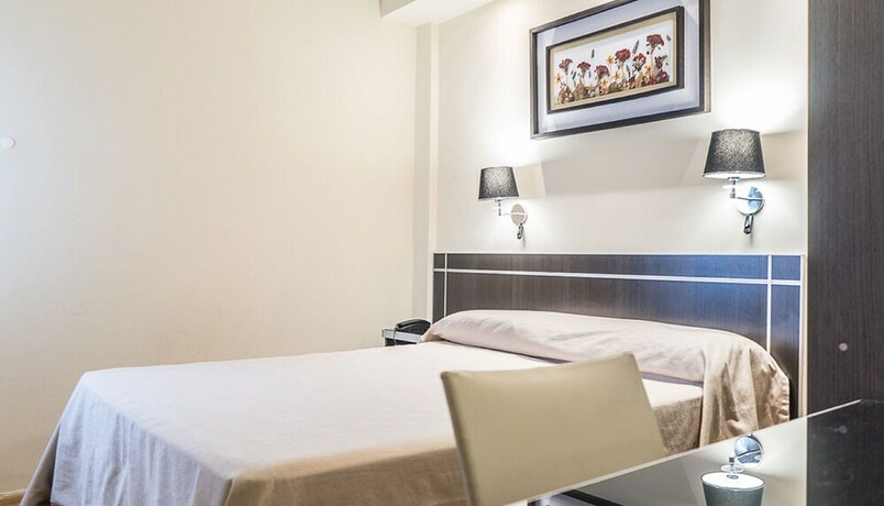 Imagen de la habitación del Hotel Vi&ntilde;a De Italia. Foto 20