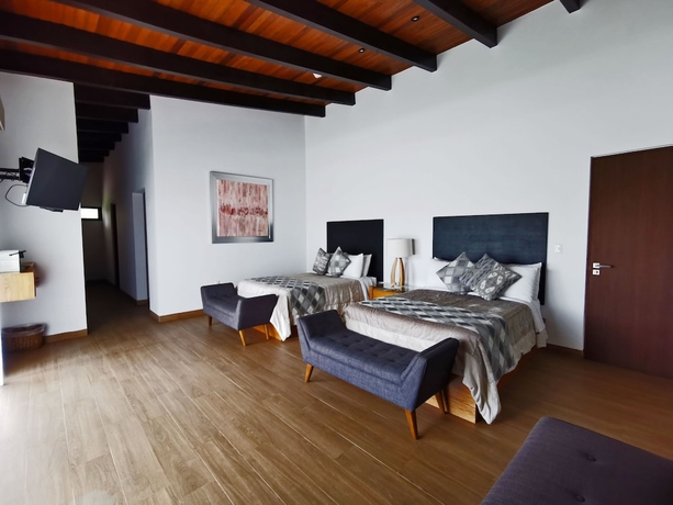 Imagen de la habitación del Hotel Vi&ntilde;a del Cielo. Foto 9