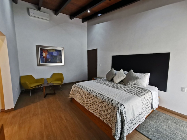 Imagen de la habitación del Hotel Vi&ntilde;a del Cielo. Foto 15
