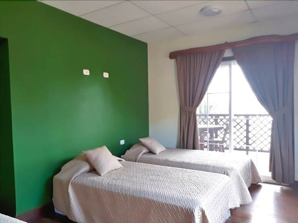 Imagen de la habitación del Hotel Vi&ntilde;as del Lago. Foto 18