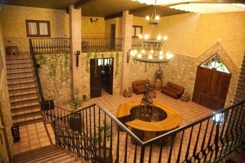 Imagen de los interiores del Hotel Viñedos Y Bodegas El Castillo. Foto 18
