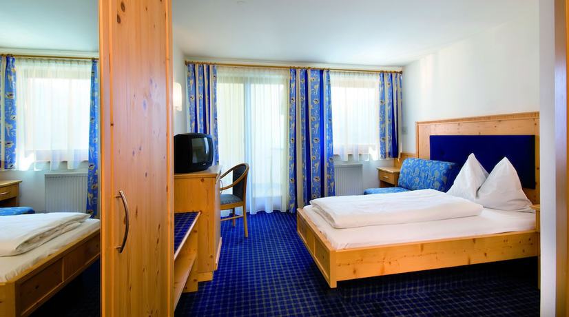 Imagen de la habitación del Hotel Vinumhotel Feldthurnerhof. Foto 11