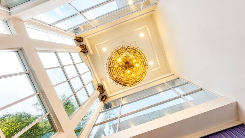 Imagen de los interiores del Hotel Vio Express Surapati Bandung. Foto 12