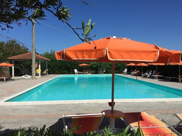 Imagen general del Hotel Viola Club Village. Foto 9