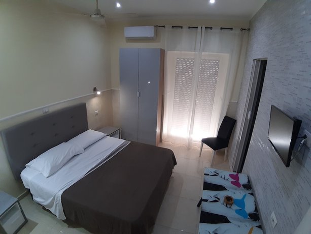 Imagen de la habitación del Hotel Viola, Nápoles. Foto 2