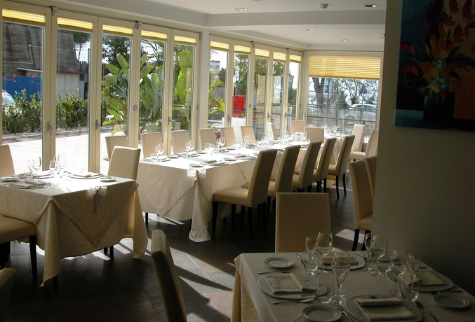 Imagen del bar/restaurante del Hotel Viola Palace. Foto 1