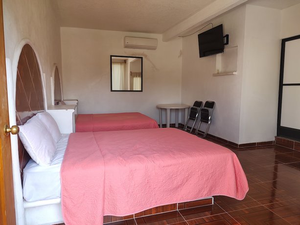 Imagen de la habitación del Hotel Violet, Tlaltizap&aacute;n. Foto 3