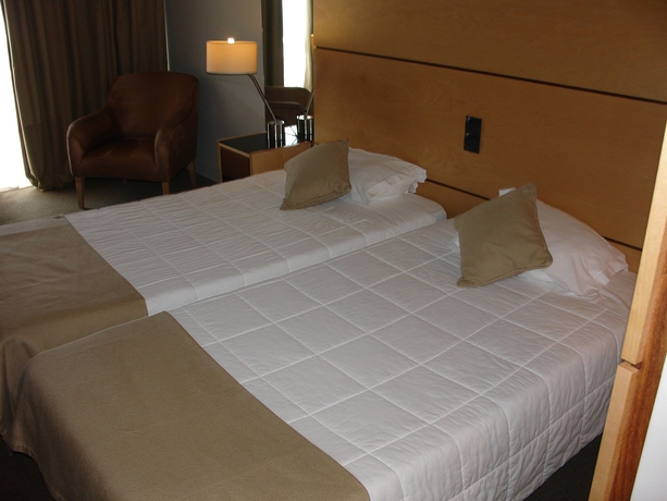 Imagen de la habitación del Hotel Vip Executive Azores. Foto 5