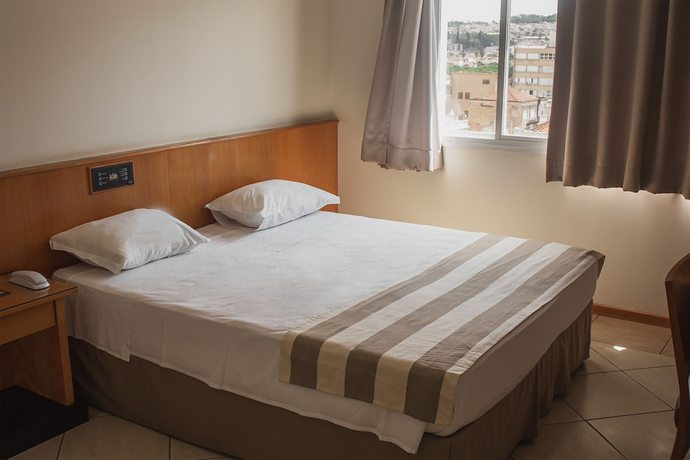 Imagen de la habitación del Hotel Vip, Ja&uacute;. Foto 18