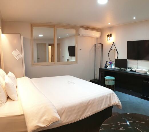 Imagen de la habitación del Hotel Vip Mokpo. Foto 17