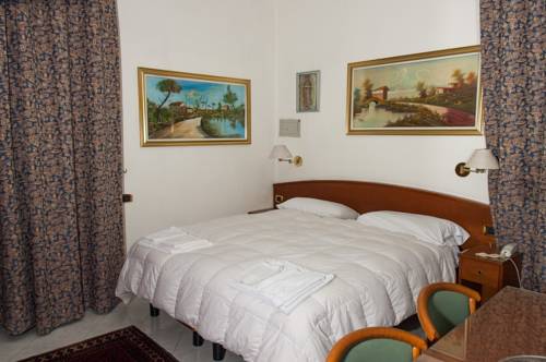 Imagen de la habitación del Hotel Vip, Piacenza. Foto 3