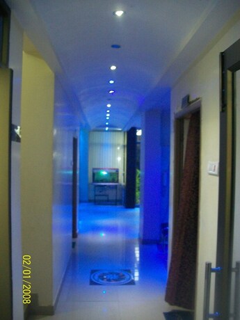 Imagen de los interiores del Hotel Viraat Inn. Foto 32