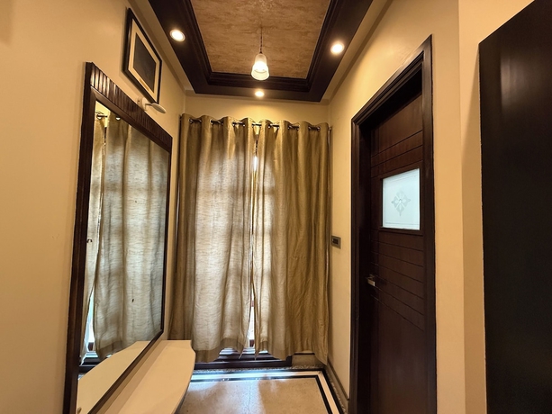 Imagen de la habitación del Hotel Virasat Haveli, Varanasi. Foto 12