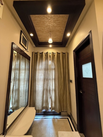 Imagen de la habitación del Hotel Virasat Haveli, Varanasi. Foto 13