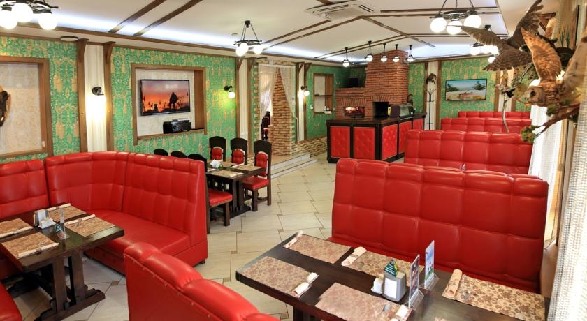 Imagen del bar/restaurante del Hotel Virazh Hotel. Foto 2