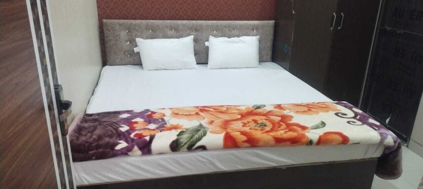 Imagen de la habitación del Hotel Virendra Palace Guest House. Foto 2