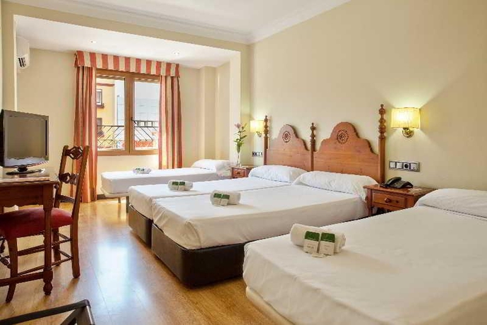 Imagen general del Hotel Virgen De Los Reyes, Sevilla. Foto 8