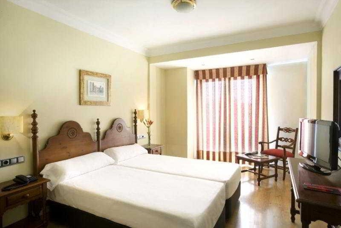 Imagen general del Hotel Virgen De Los Reyes, Sevilla. Foto 10